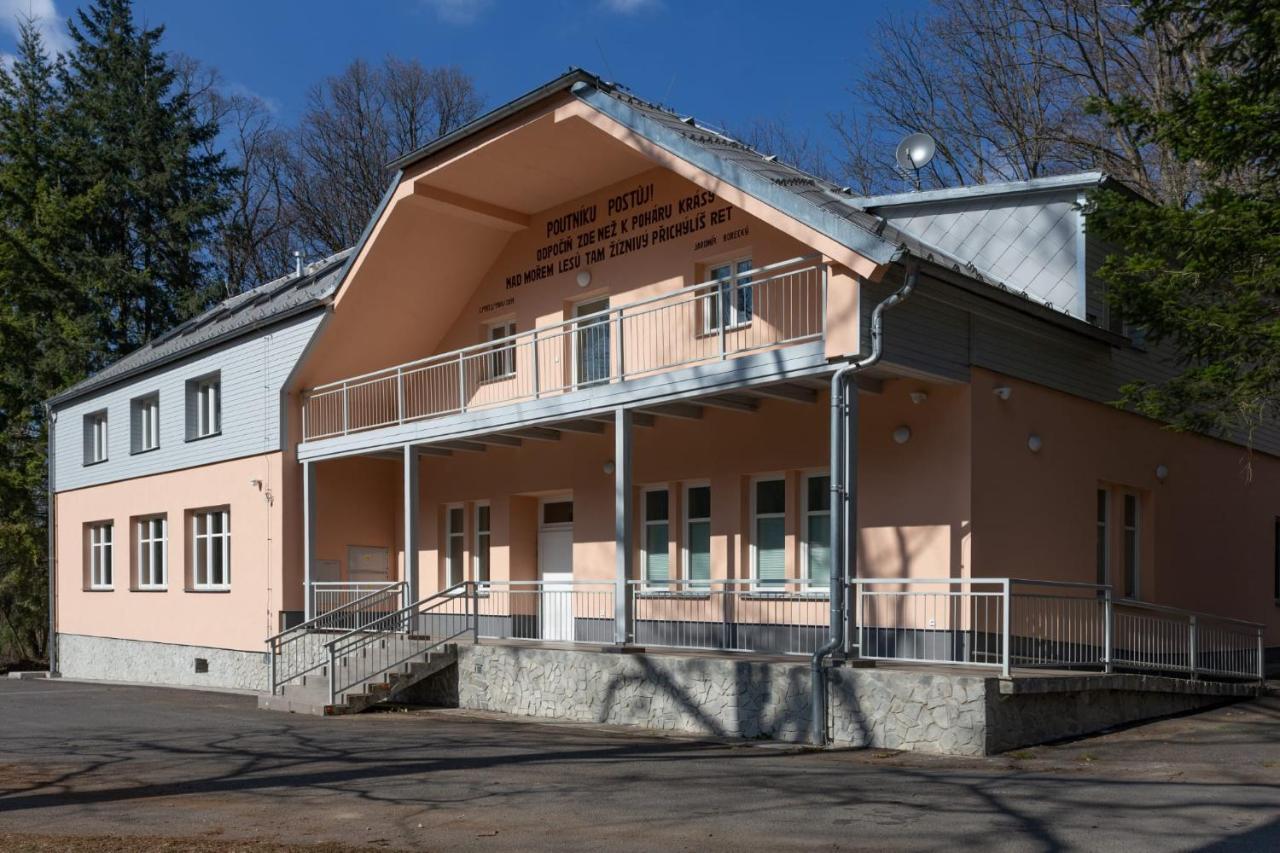 Penzion Zivec - Restaurace A Ubytovani Hotel Pisek  Luaran gambar